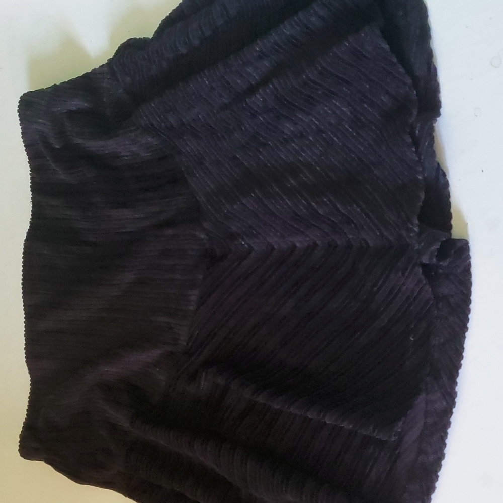 Free people women's M black strech band, textured, scatter short skirt